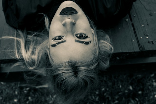 fille en vetements a la mode